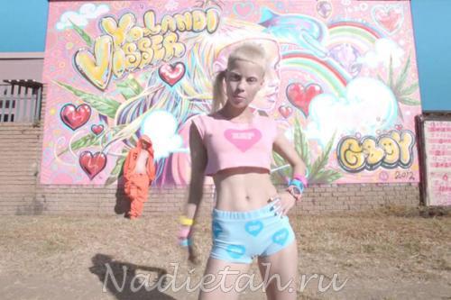 57a70_die-antwoord-yolandi-vier.jpg